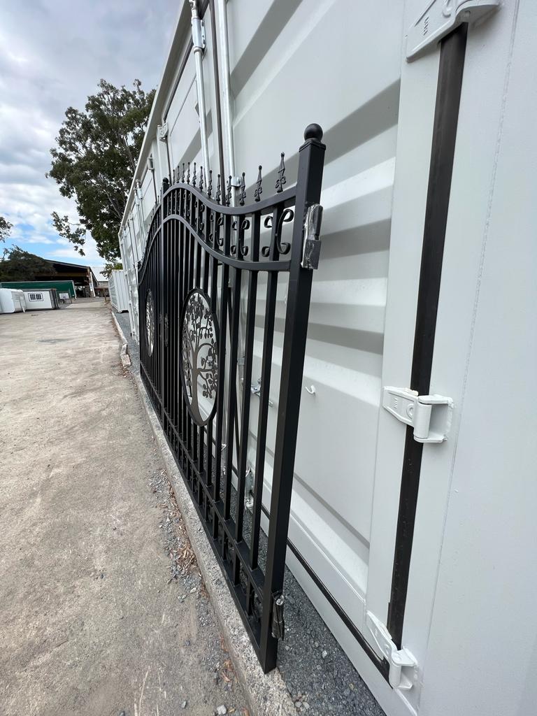 New 14ft Bi-Parting Gates (Tree Design)