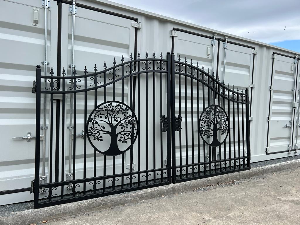 New 14ft Bi-Parting Gates (Tree Design)