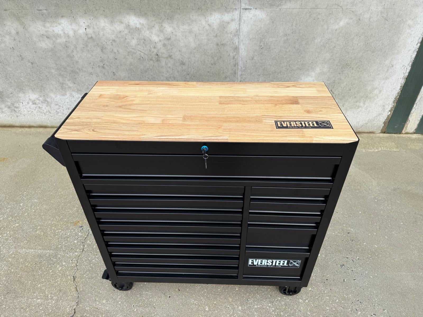 New Eversteel 14 Drawer Tool Cabinet on Castor Wheels