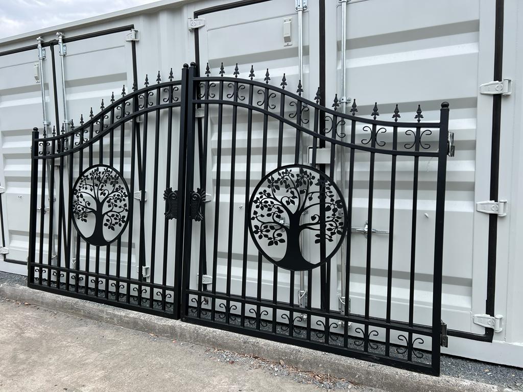 New 14ft Bi-Parting Gates (Tree Design)