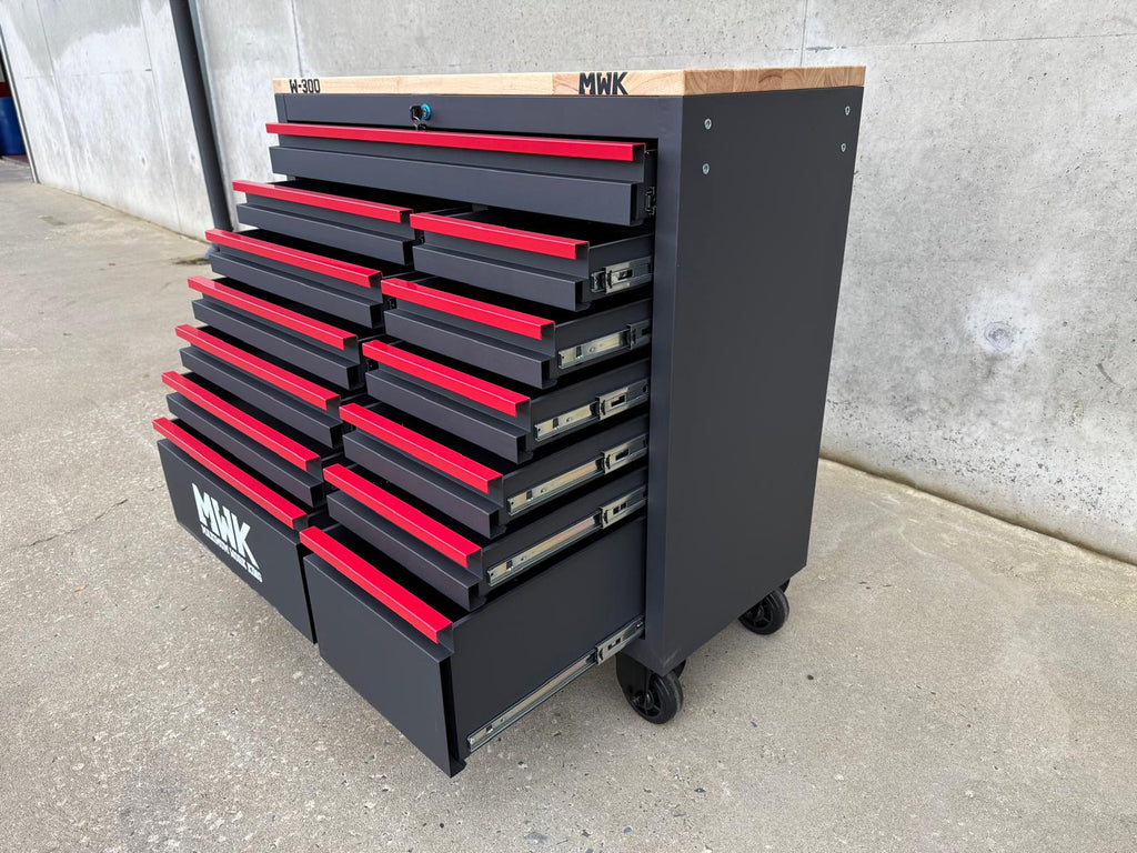 New MWK 13 Drawer Tool Cabinet on Caster Wheels