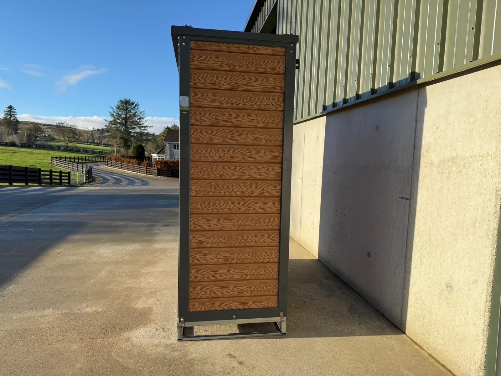 New Outdoor All Year Round Gas Barbecue Unit