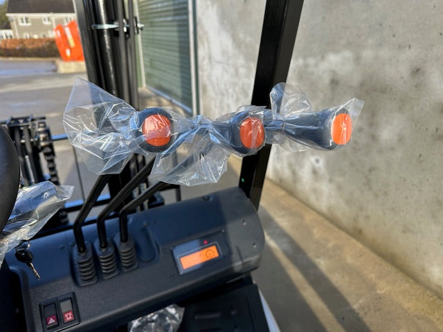New 2025 UN 3Ton N-Series Diesel Counter Balance Forklift