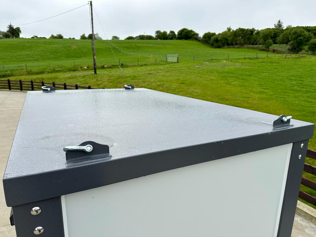New 220V Bastone Portable Double Toilet Block