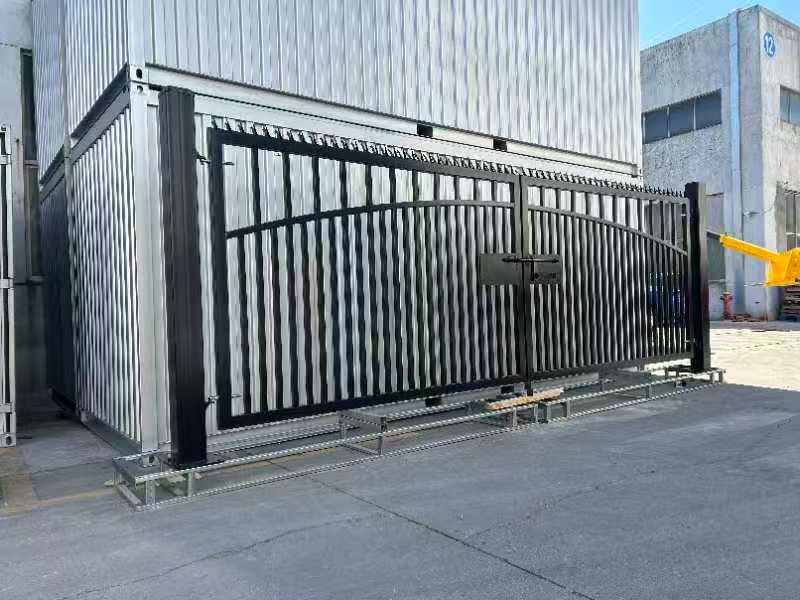 New 17ft Bi-Parting Gates with Posts