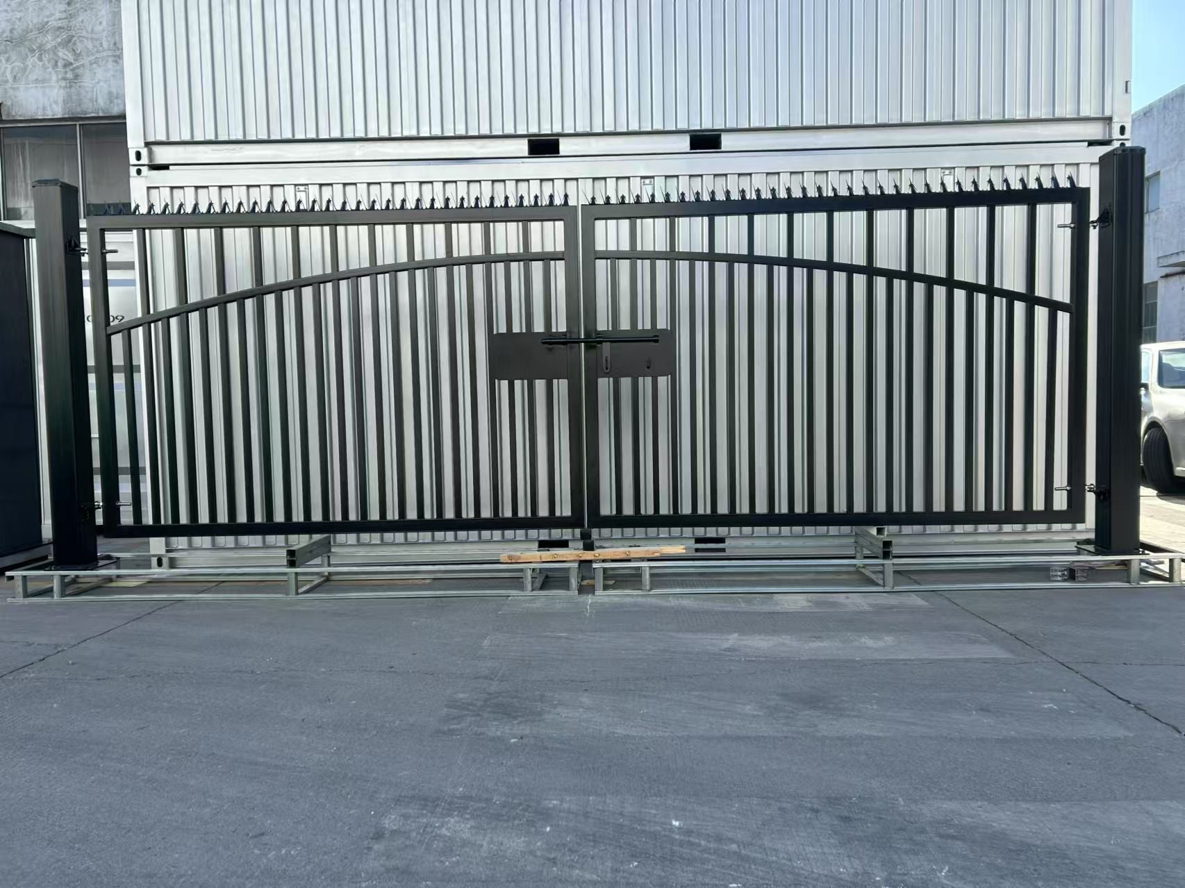 New 17ft Bi-Parting Gates with Posts