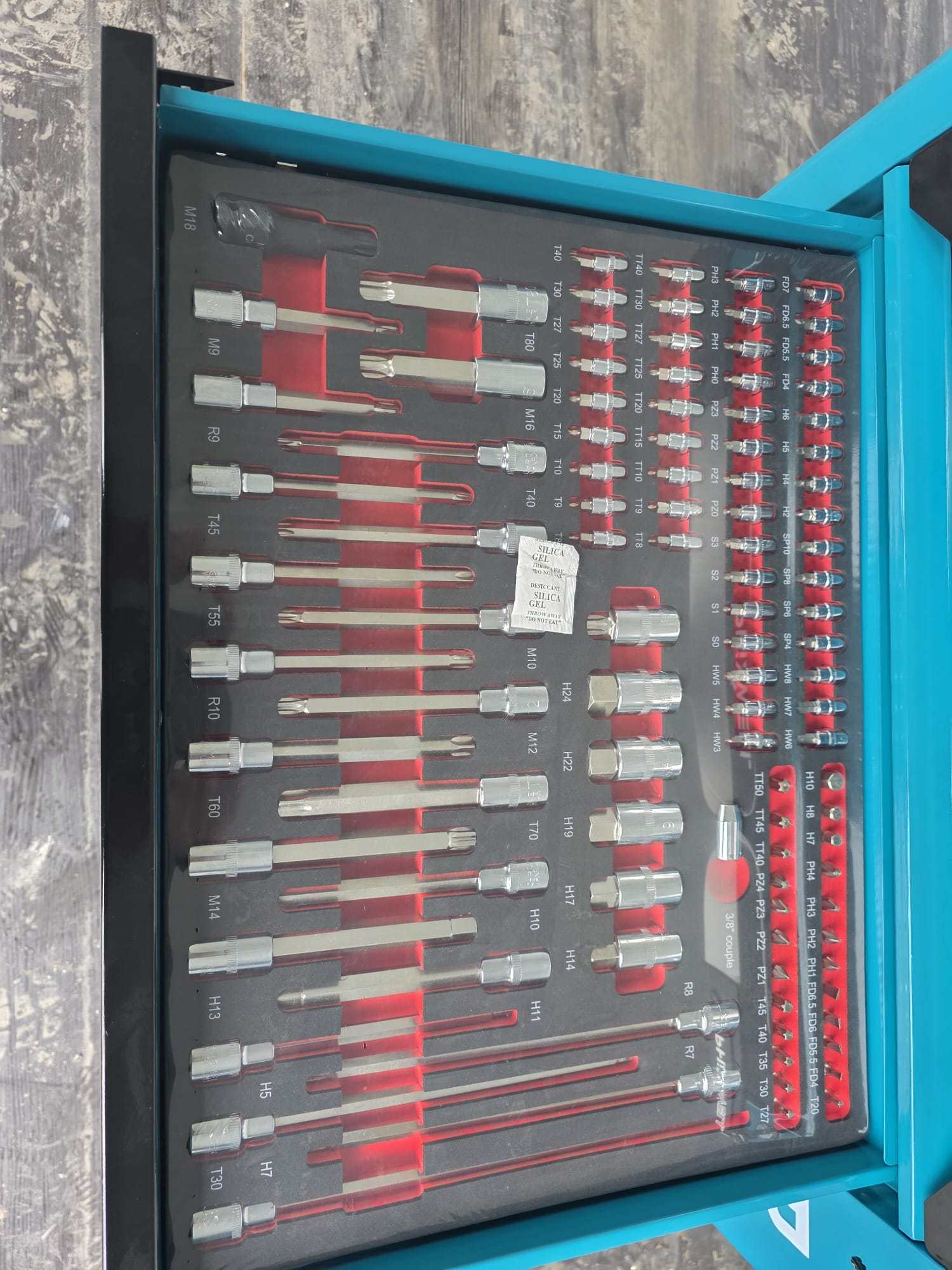 New Phixwell Workbench, 7 Drawers & 1 Cabinet complete with 6 Trays of Tools (TEAL)