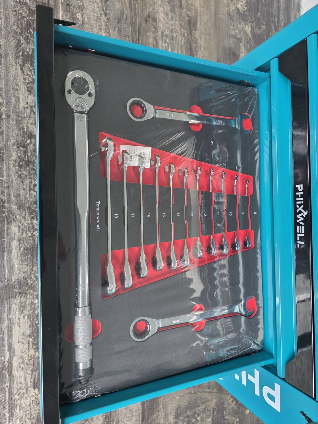 New Phixwell Workbench, 7 Drawers & 1 Cabinet complete with 6 Trays of Tools (TEAL)