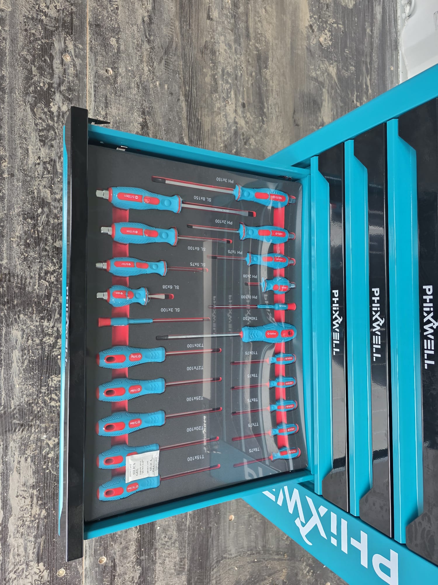 New Phixwell Workbench, 7 Drawers & 1 Cabinet complete with 6 Trays of Tools (TEAL)