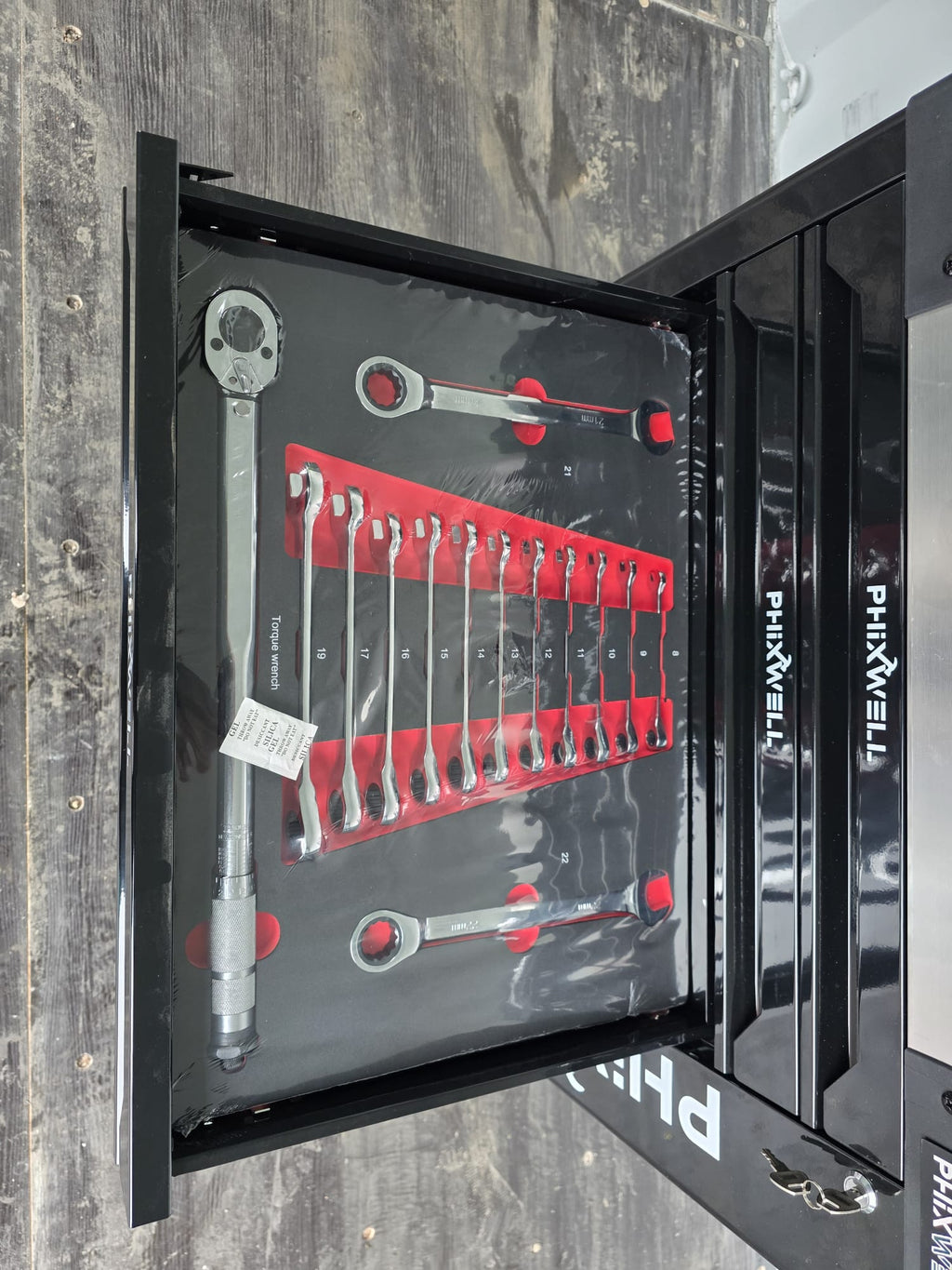 New Phixwell Workbench, 7 Drawers & 1 Cabinet complete with 6 Trays of Tools (BLACK)