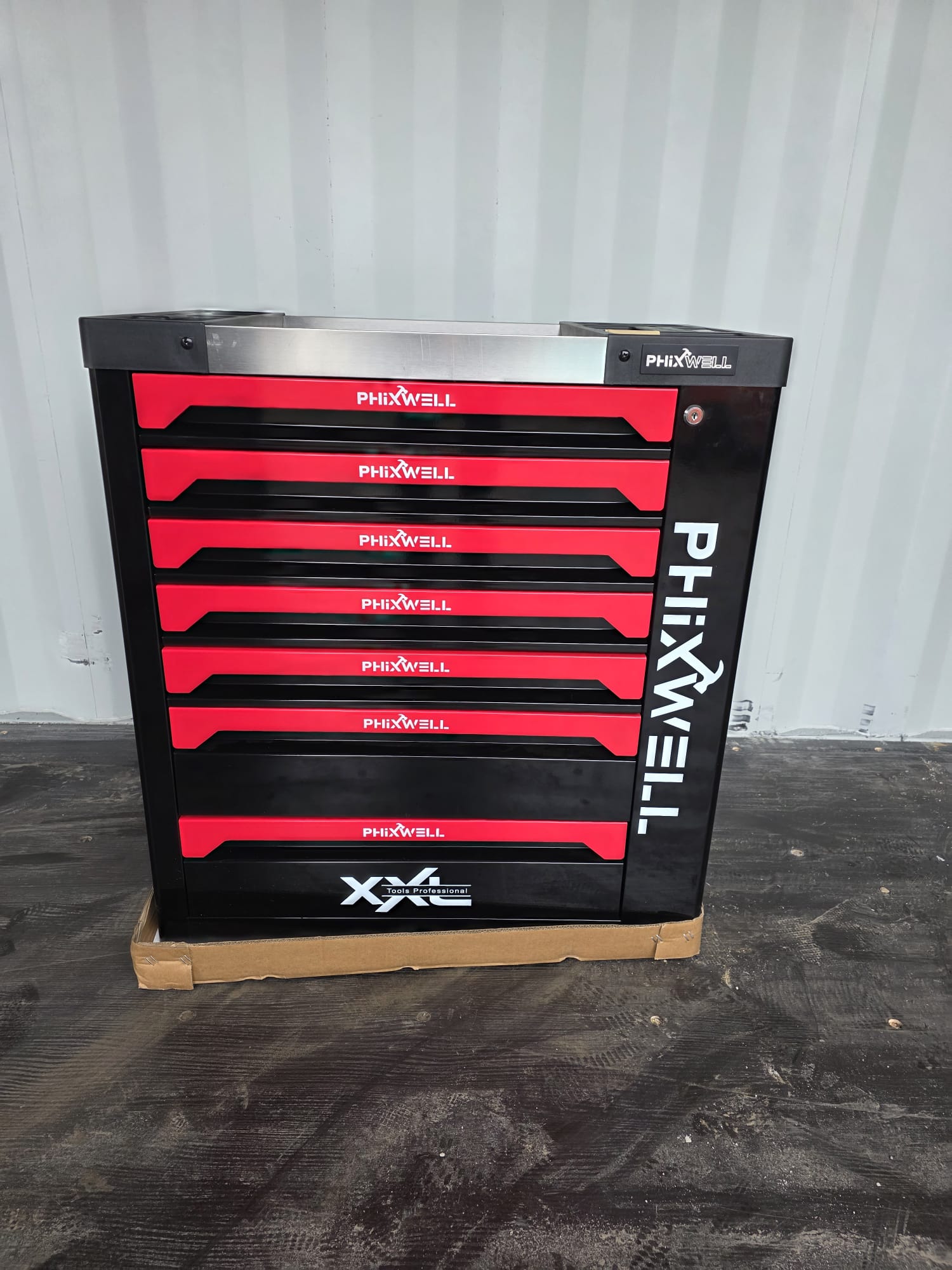 New Phixwell Workbench, 7 Drawers & 1 Cabinet complete with 6 Trays of Tools (RED & BLACK)