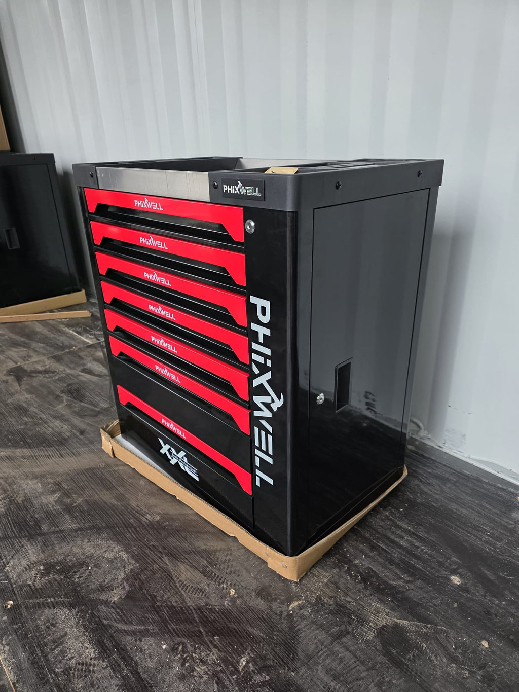 New Phixwell Workbench, 7 Drawers & 1 Cabinet complete with 6 Trays of Tools (RED & BLACK)