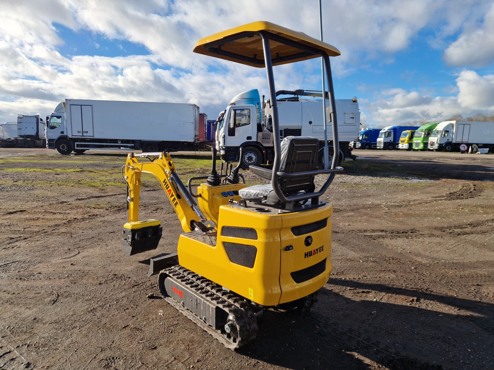 New Huayee HY10 1 Ton Mini Excavator, Rubber Tracks, Blade, Offset, Canopy, Diesel Engine