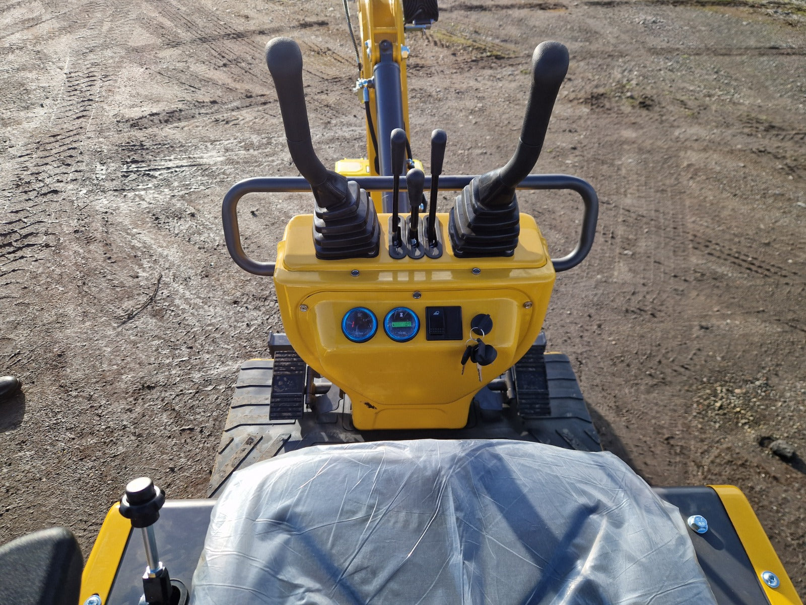 New Huayee HY10 1 Ton Mini Excavator, Rubber Tracks, Blade, Offset, Canopy, Diesel Engine