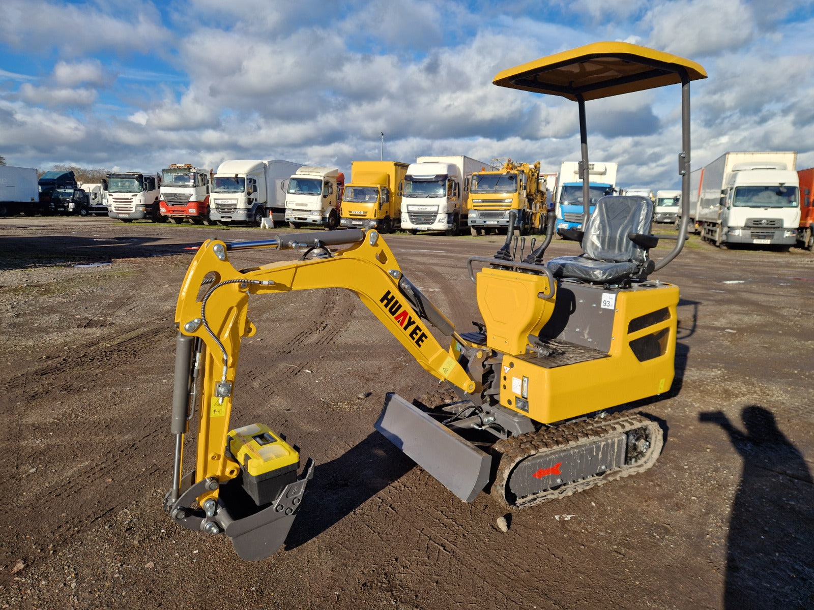 New Huayee HY10 1 Ton Mini Excavator, Rubber Tracks, Blade, Offset, Canopy, Diesel Engine