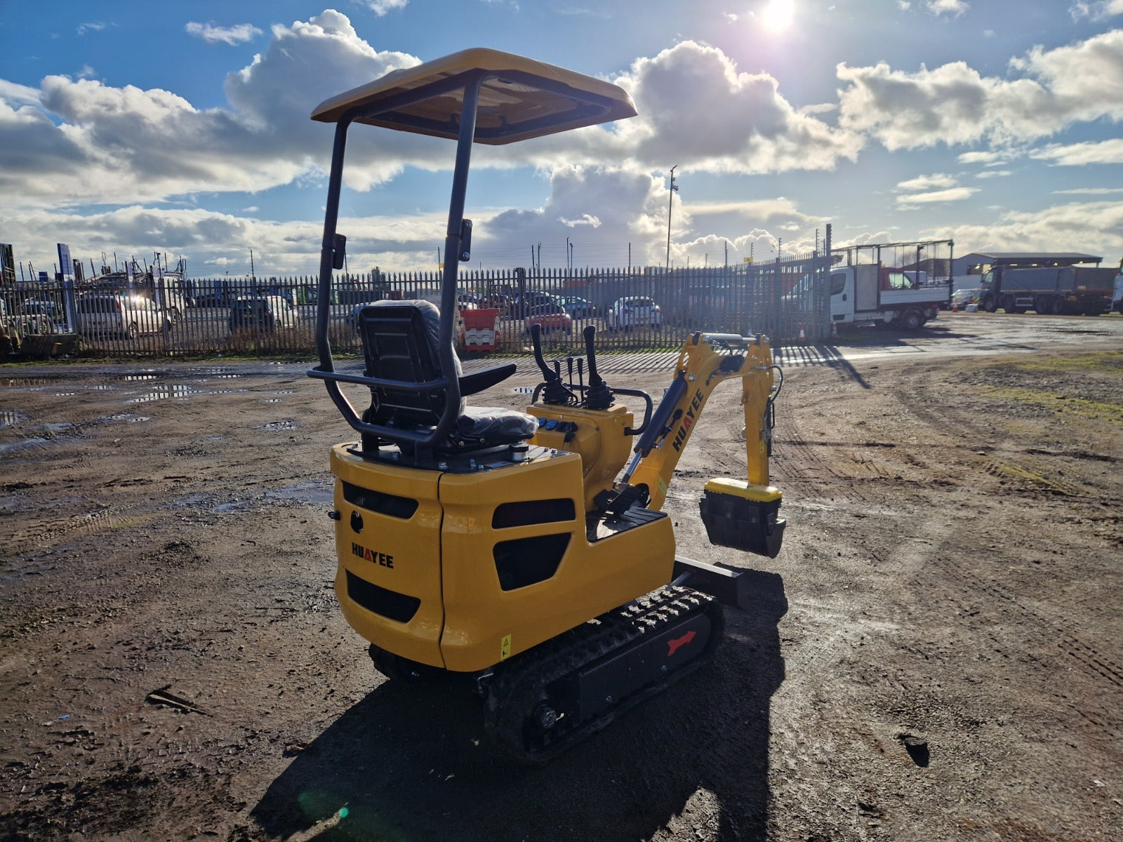 New Huayee HY10 1 Ton Mini Excavator, Rubber Tracks, Blade, Offset, Canopy, Diesel Engine