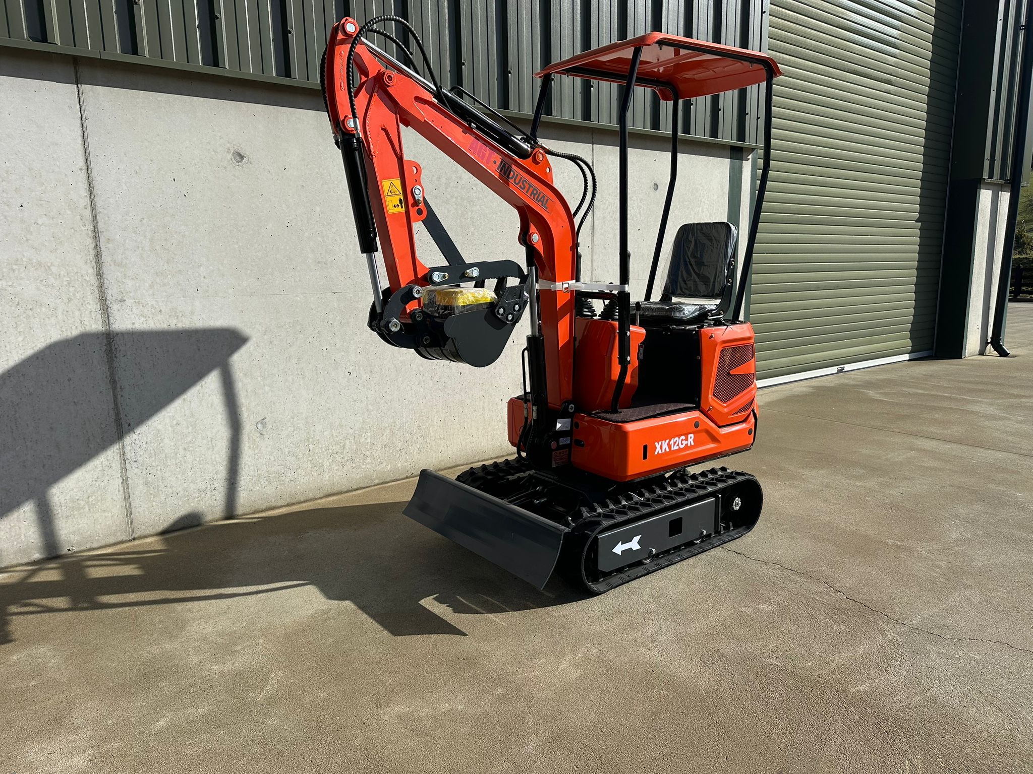 New AGT XK12G-R 1 Ton Mini Excavator, Rubber Tracks, Blade, Canopy, Petrol Engine (Copy)