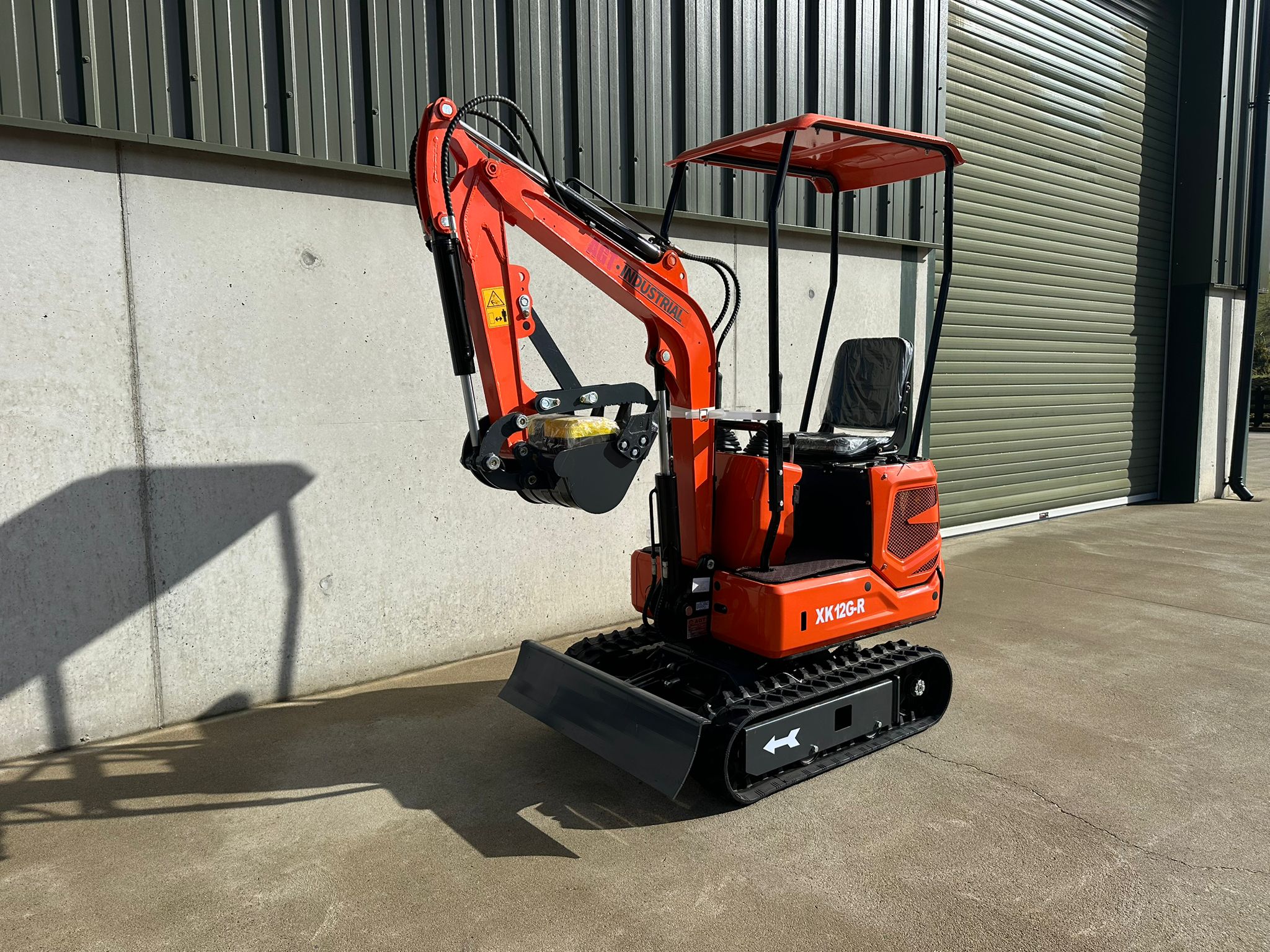 New AGT XK12G-R 1 Ton Mini Excavator, Rubber Tracks, Blade, Canopy, Petrol Engine (Copy)
