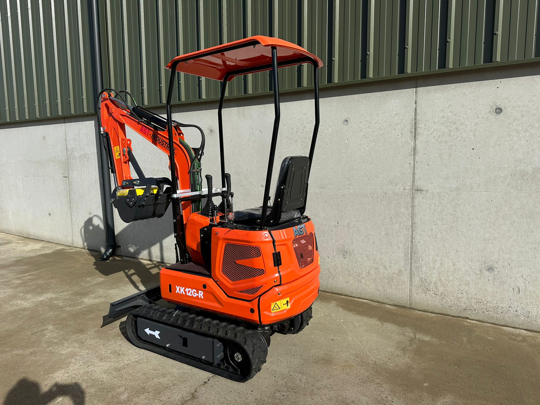 New AGT XK12G-R 1 Ton Mini Excavator, Rubber Tracks, Blade, Canopy, Petrol Engine (Copy)
