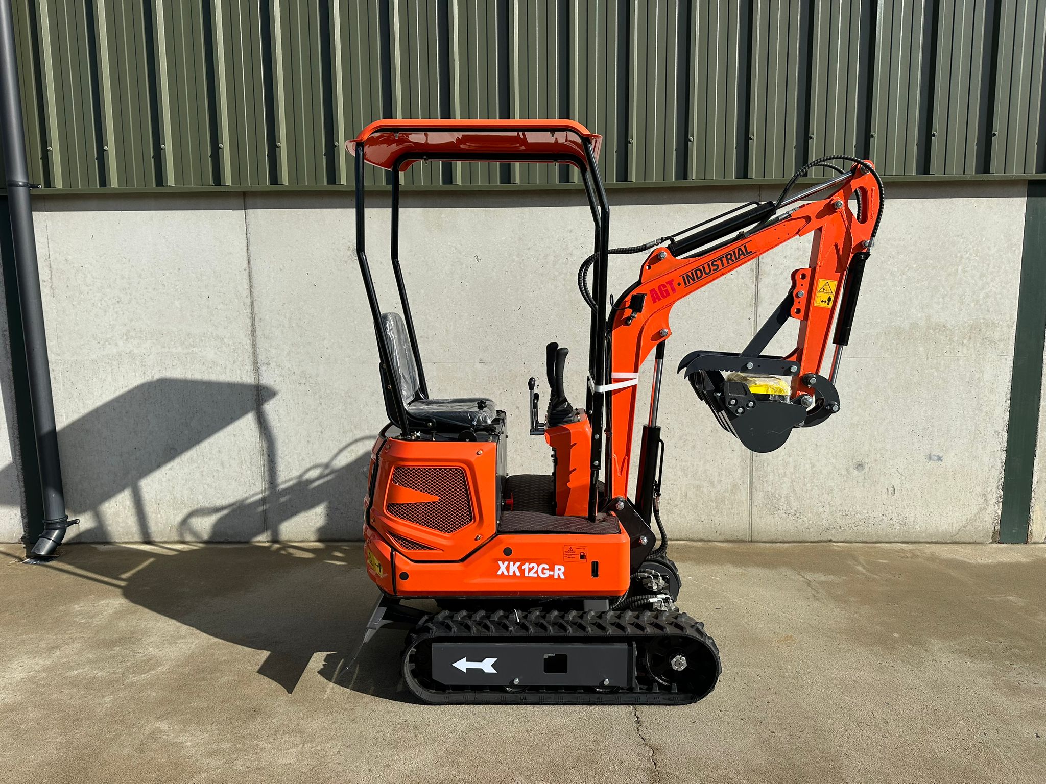 New AGT XK12G-R 1 Ton Mini Excavator, Rubber Tracks, Blade, Canopy, Petrol Engine (Copy)