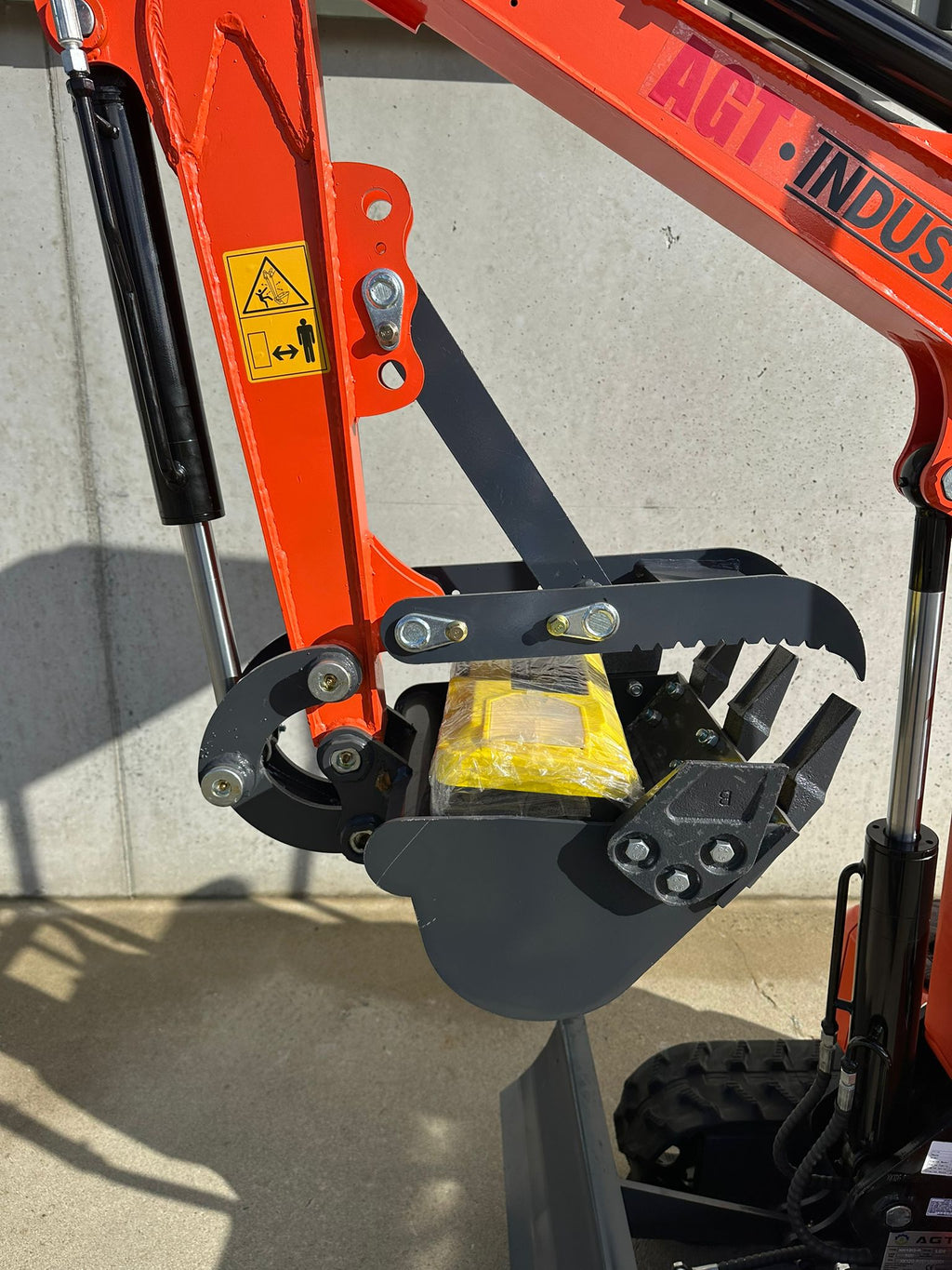 New AGT XK12G-R 1 Ton Mini Excavator, Rubber Tracks, Blade, Canopy, Petrol Engine (Copy)