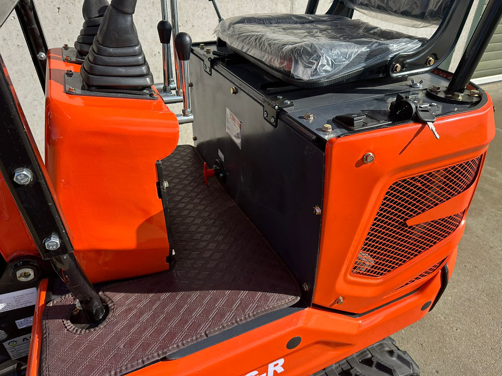New AGT XK12G-R 1 Ton Mini Excavator, Rubber Tracks, Blade, Canopy, Petrol Engine (Copy)