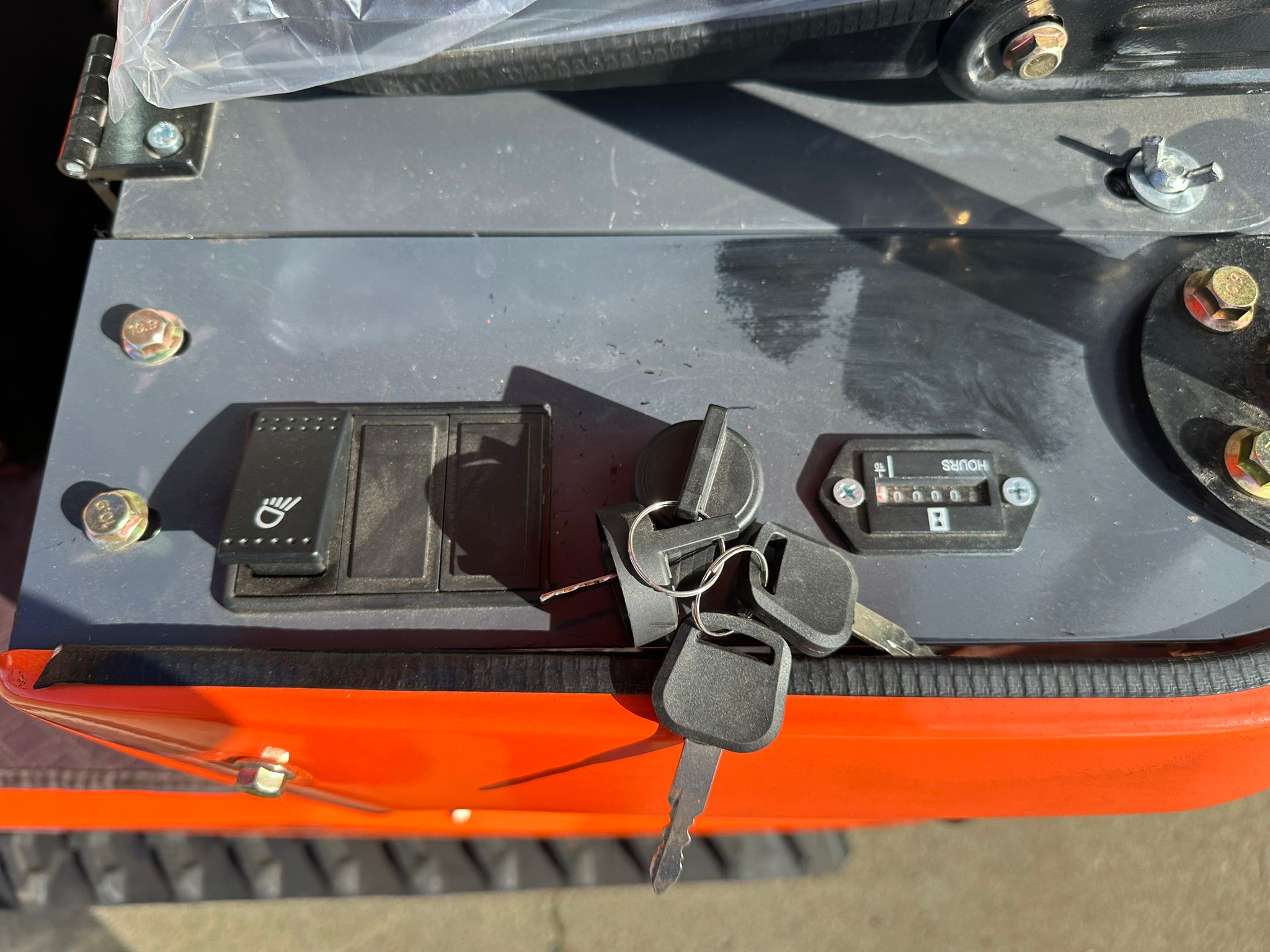 New AGT XK12G-R 1 Ton Mini Excavator, Rubber Tracks, Blade, Canopy, Petrol Engine (Copy)