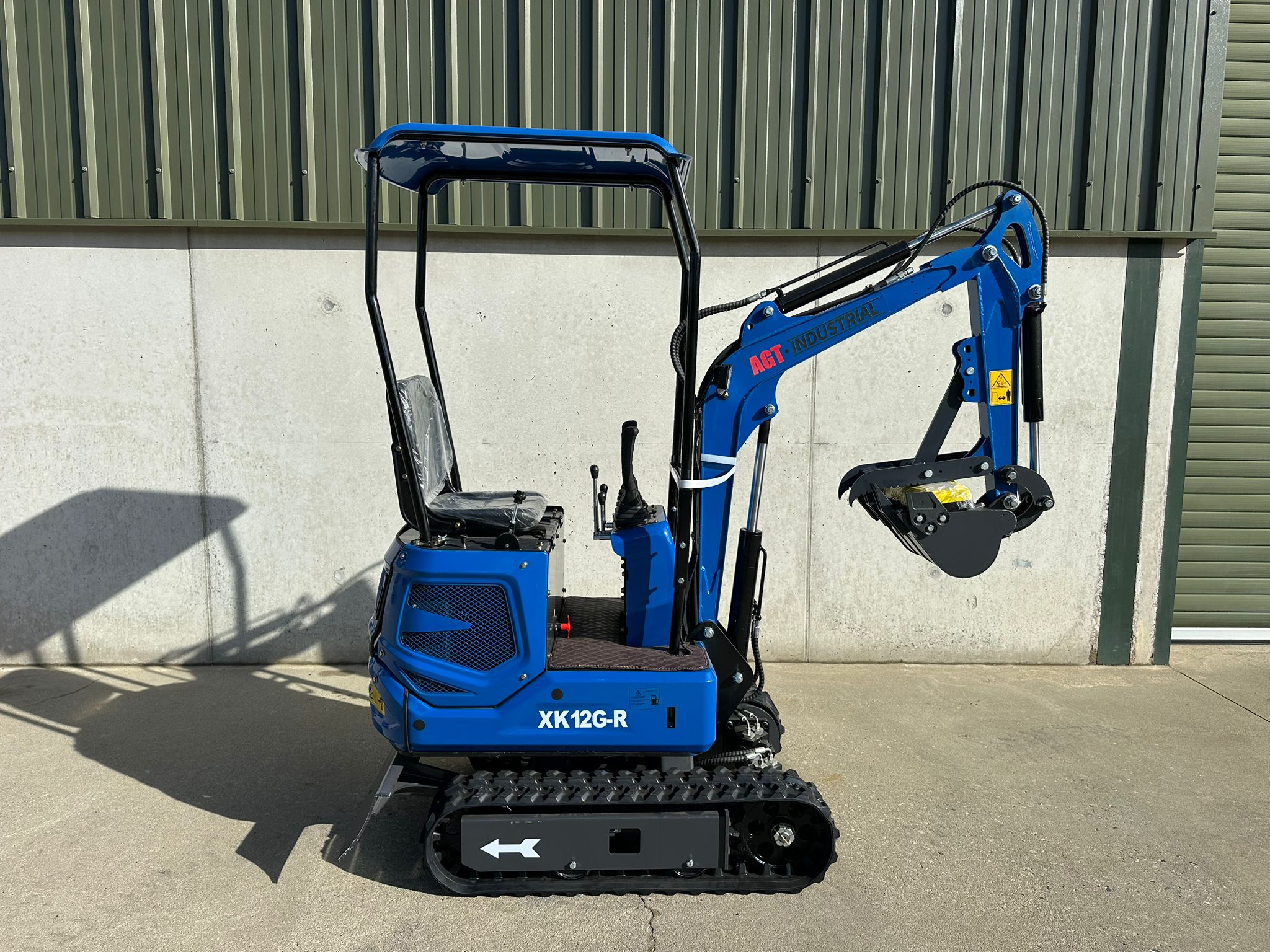 New AGT KX12R 1 Ton Mini Excavator, Rubber Tracks, Blade, Canopy, Petrol Engine