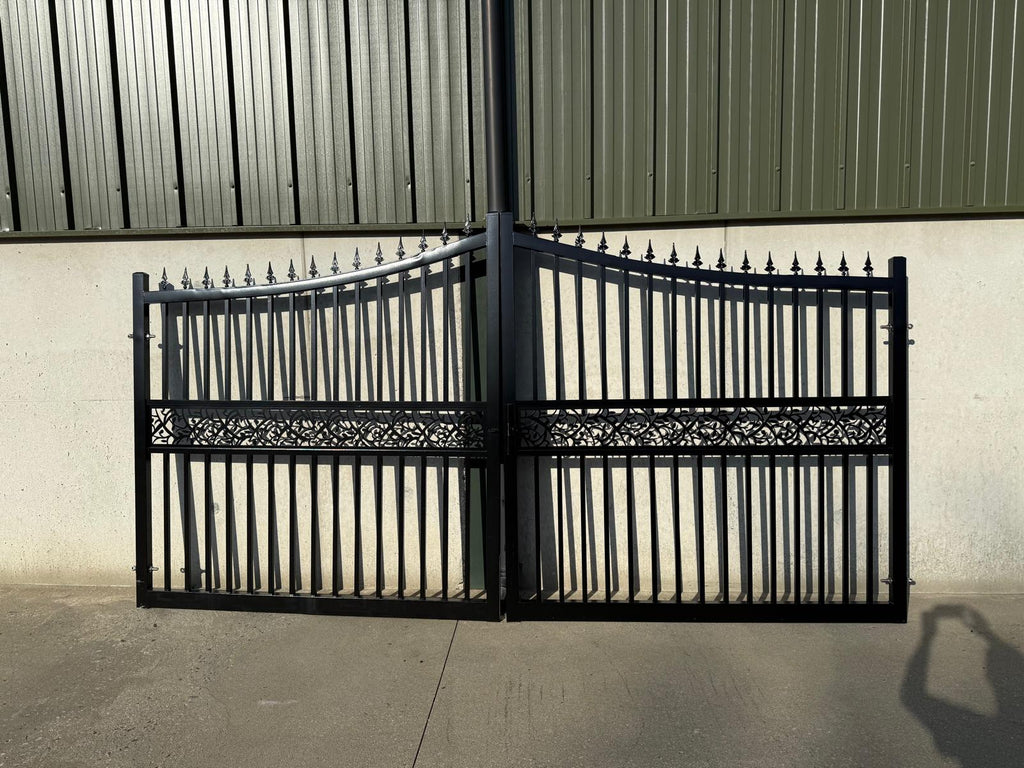 New 14ft Bi-Parting Gates (Leaf Design)