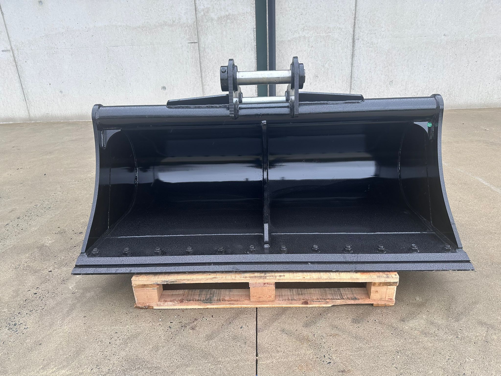 New DCE 72" Grading Bucket to suit 13 Ton Excavator
