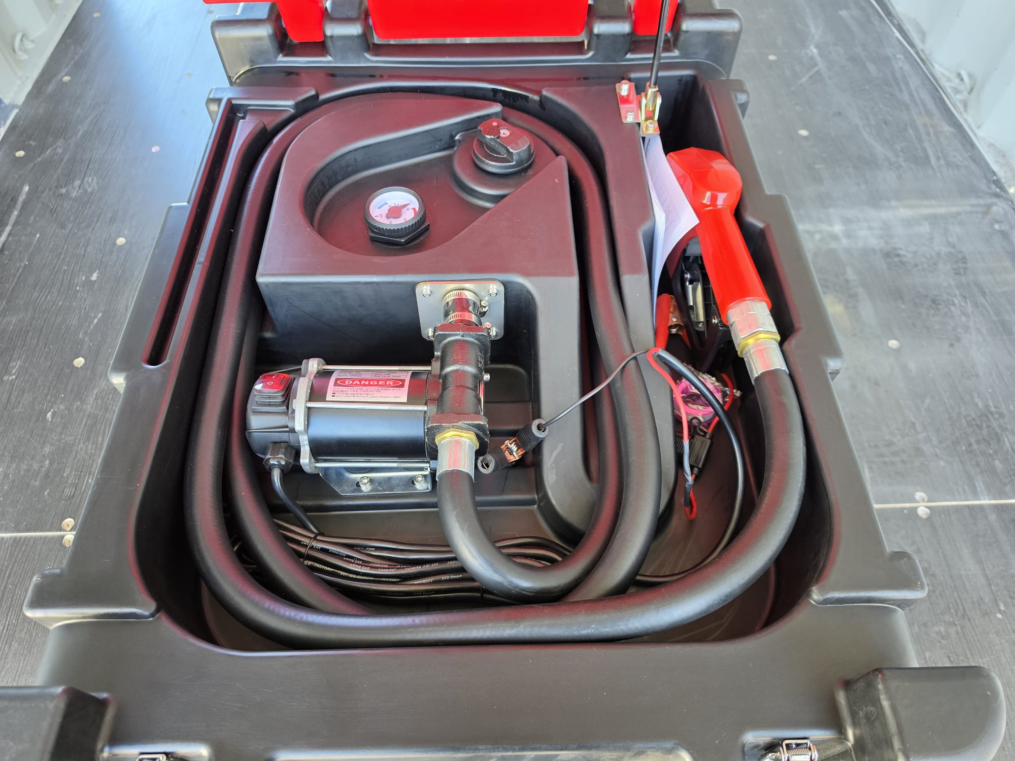 Unused Phixwell 200L Fuel Bowser With 12V Electric Pump, Delivery Hose & Gun, Fuel Gauge & Lockable Cap