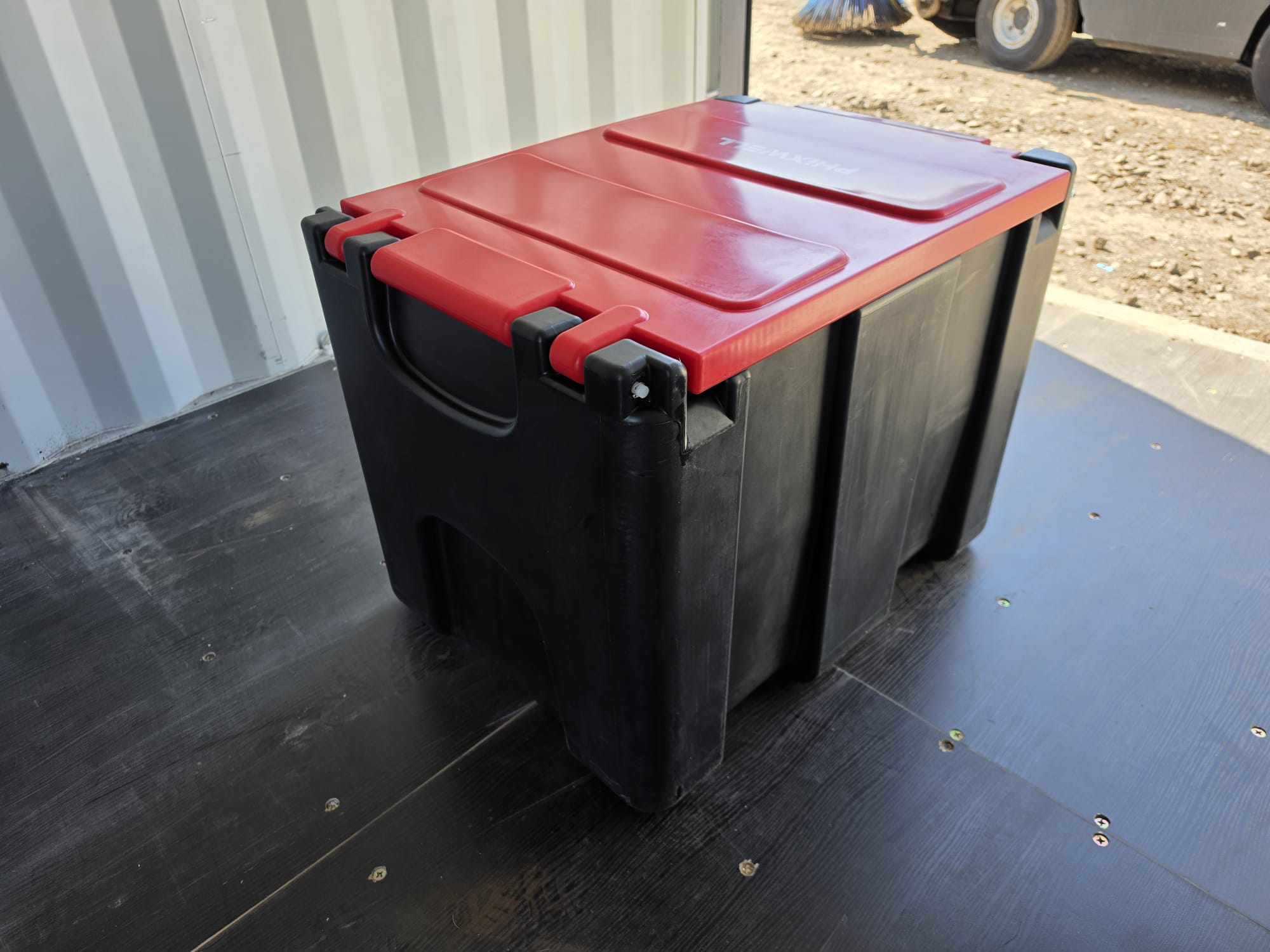 Unused Phixwell 200L Fuel Bowser With 12V Electric Pump, Delivery Hose & Gun, Fuel Gauge & Lockable Cap