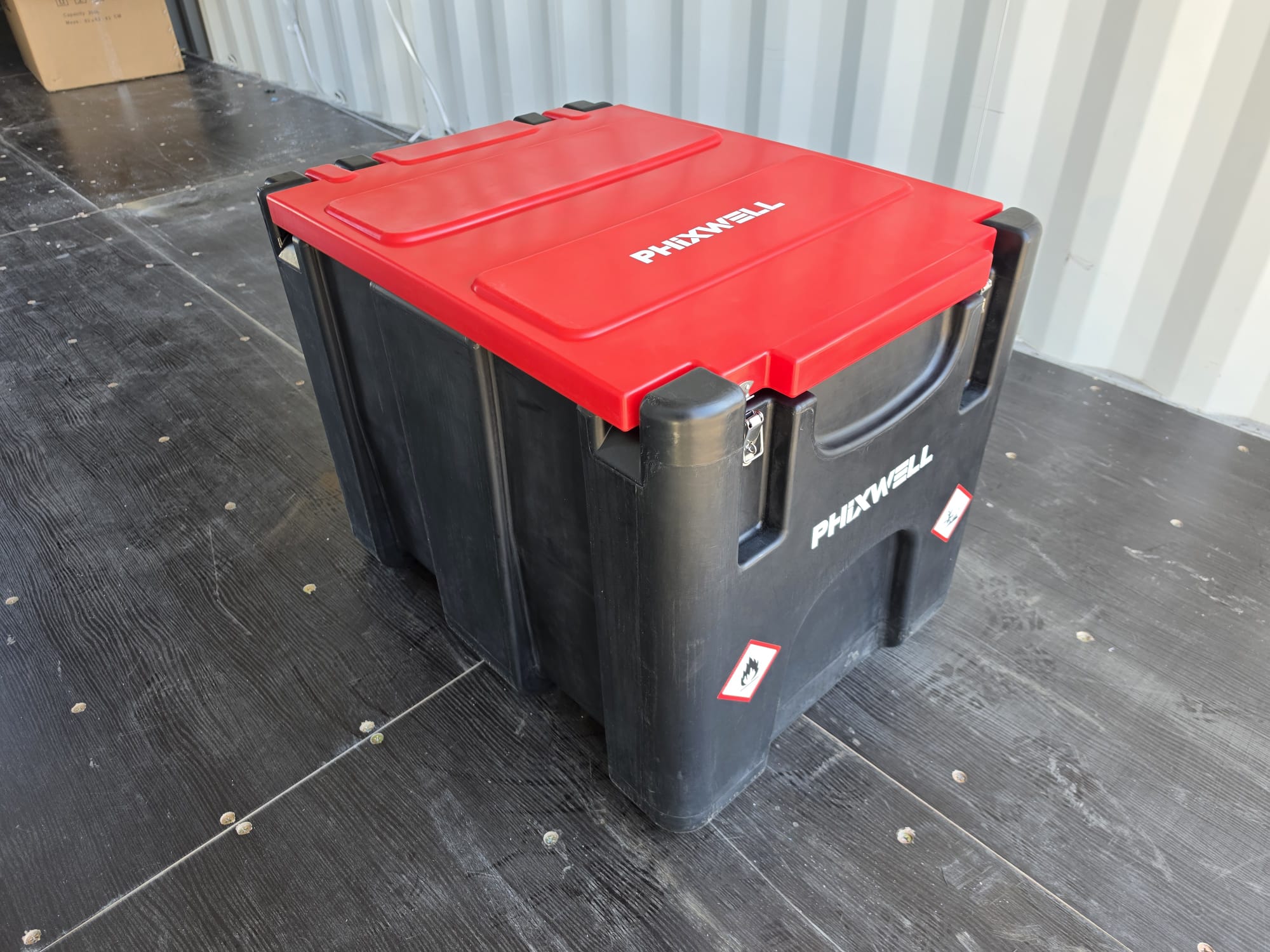 Unused Phixwell 200L Fuel Bowser With 12V Electric Pump, Delivery Hose & Gun, Fuel Gauge & Lockable Cap