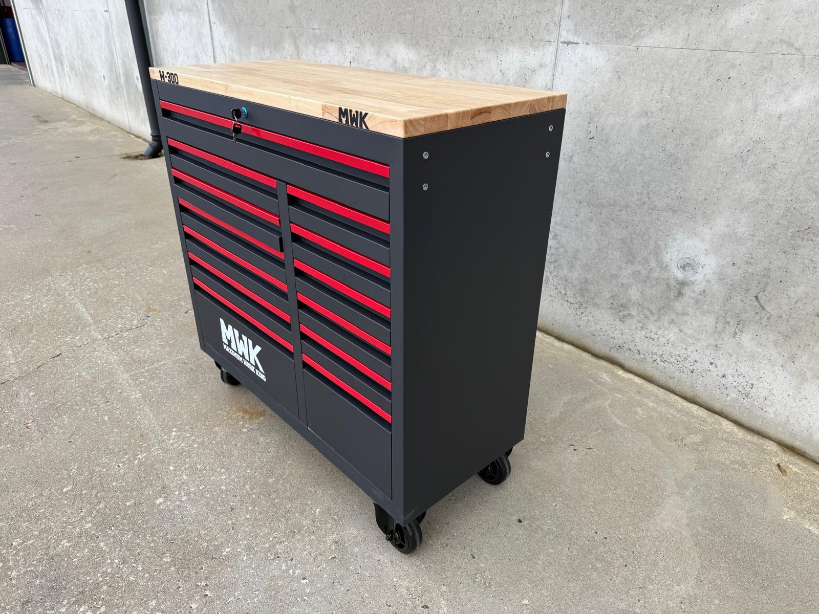 New MWK 13 Drawer Tool Cabinet on Caster Wheels