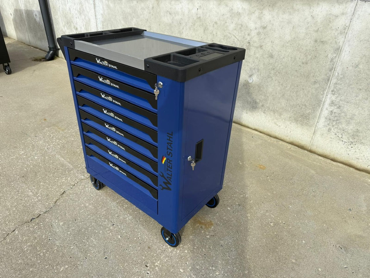 New Walter Stahl 8 Drawer Tool Cabinet on Caster Wheels