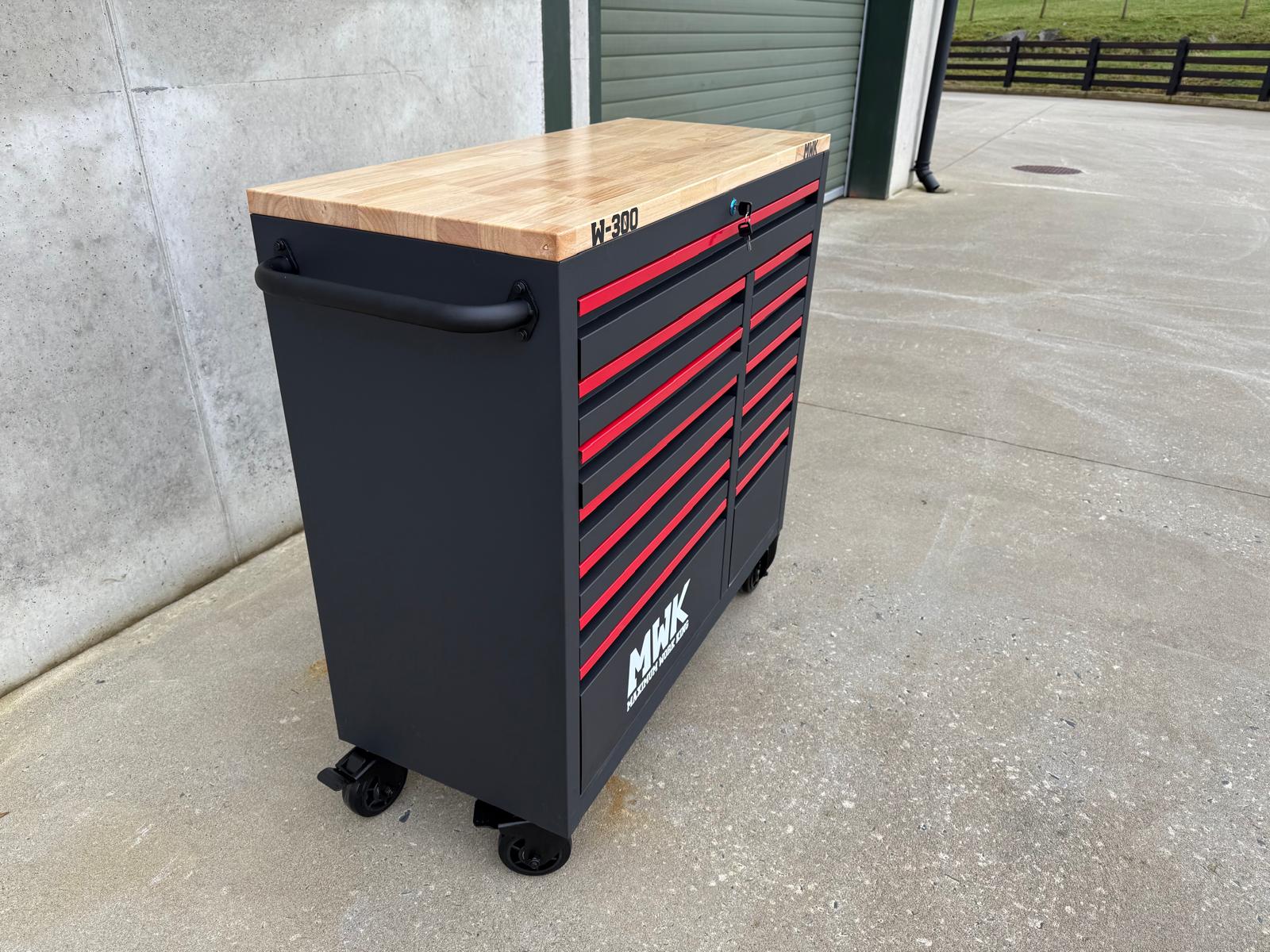 New MWK 13 Drawer Tool Cabinet on Caster Wheels